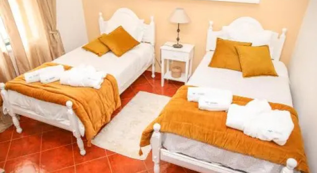Pata da Gaivota -- Atalaia, Rezervovat Hotel Hotely v Oeste s parkováním, Parkování