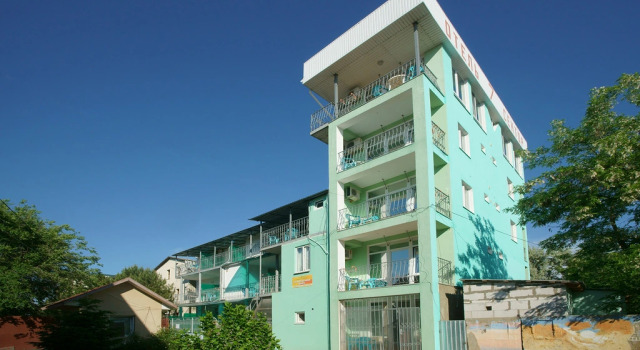 Седьмой сектор, Rezervovat Hotel Saky 
