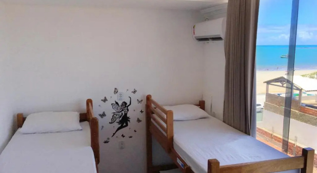 Кровать в общем номере (женский номер) Maraga Beach Hostel