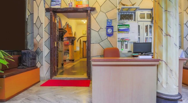Oyo 403 Hotel Paradise Inn