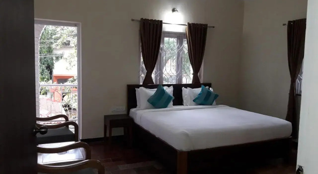 Rudraksha Holiday Homes, Prenota Hotel Candolim 