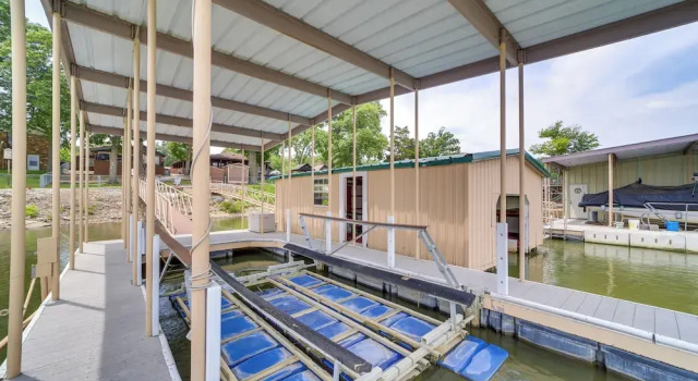 Boat Dock and Lake Access Grove Vacation Rental, Buchen Sie Hotel SPA-Hotels in Grove, SPA