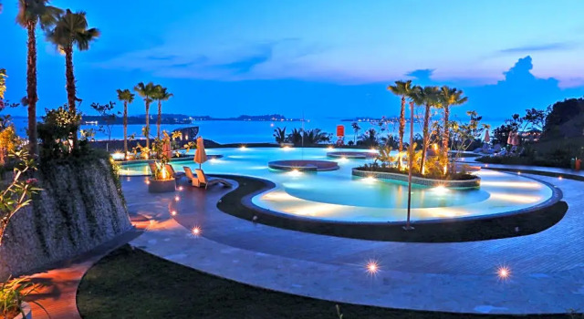 Harris Resort Barelang Batam, Prenota Resort Hotel a Batam con piscina, Piscina