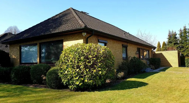 Коттедж fewo1846 - Villa Westerallee - Bungalow mit drei Schlafzimmern und Garten