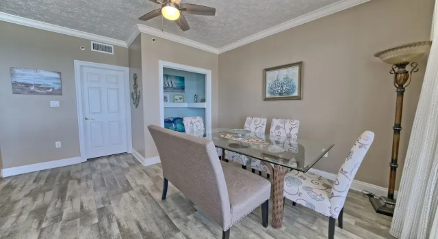 Amazing Tropical Condo with Complimentary Beach Chairs and Umbrellas - Unit 0706 by RedAwning, Забронировать Отель Панама-Сити Панхэндл Флорида, рядом с Загородный клуб "Сигнал Хилл"