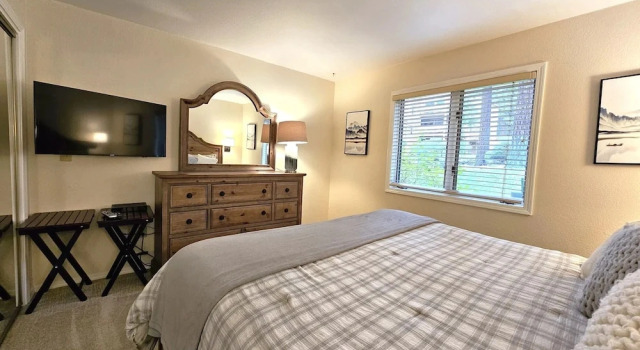 Апартаменты Delightful Mccloud 2 Bedroom Condo by RedAwning