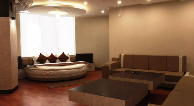 Hotel K3 Club Residency, Rezerwuj Hotel Jhansi Indie