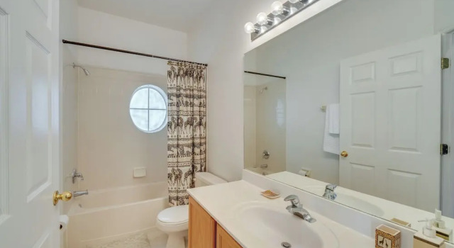 Коттедж Lake-View Escape w/ Lanai in Kissimmee