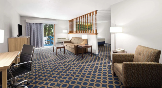 Двухместный люкс Deluxe Days Inn By Wyndham Wauseon
