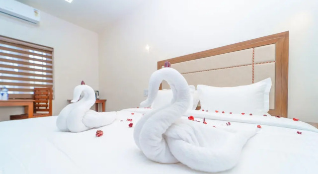 Skylar Seaview Beach Resort and Spa, Забронировать Курортный отель Варкала штат Керала, рядом с Janardhanaswamy Temple