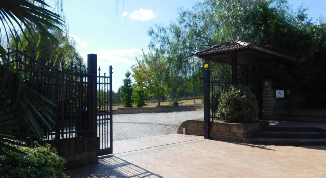 BB LAlbero del Pepe, Rezervasyon Otel Lazio otoparklı oteller, Otopark