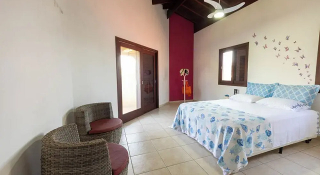 Casa com rea Gourmet e Quintal a 200 m da Praia