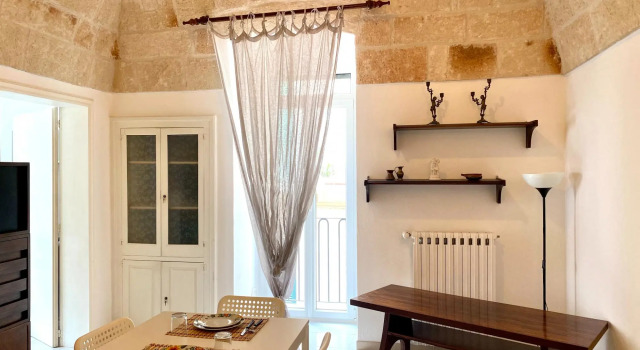 Historic cottage, central location, suitable for couples-La Casetta by Chez Isabelle