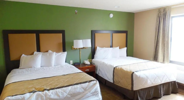 Четырёхместная студия MainStay Suites Raleigh North