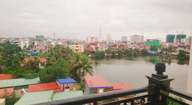 Номер Executive с балконом и с видом на озеро Azumaya Hotel Hai Phong