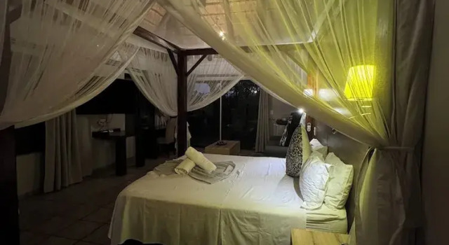Pan African Safari Lodge, Забронировать Дом для отпуска Отели Барбертон с завтраком, Завтраки