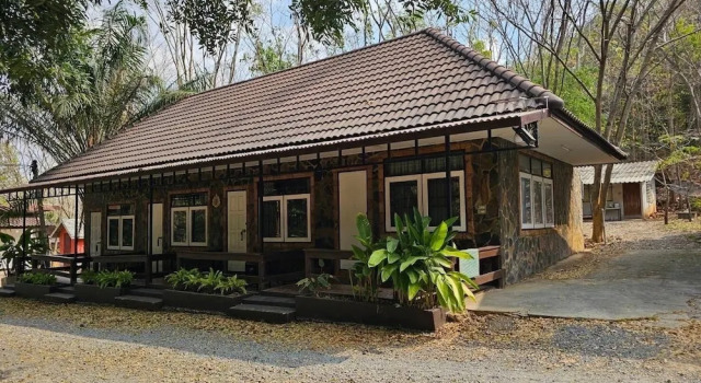 Вилла Baan Rai Somkiat Homestay