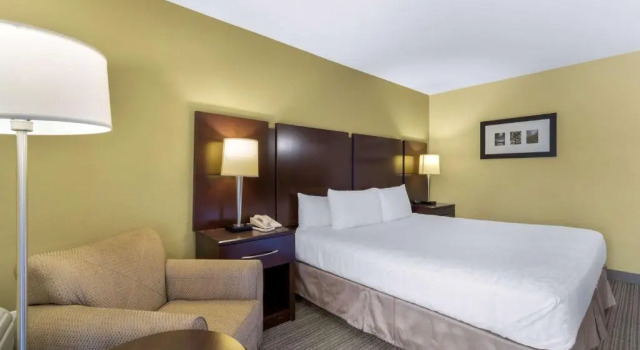 Номер Standard с видом на поле для гольфа Best Western Plus Plaza by the Green