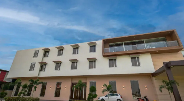 Hotel Radhe Krishna Resort