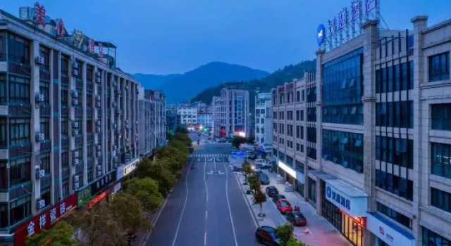 HanTing Hotel (Yuhuan Wuyue Plaza), Book Hotel Hoteller i Yuhuan med parkering, Parkering