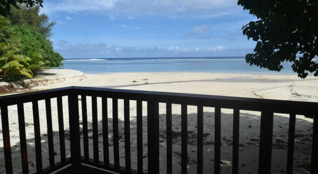 Komfort Doppel Bungalow mit Balkon und am Strand Muriavai Bungalows