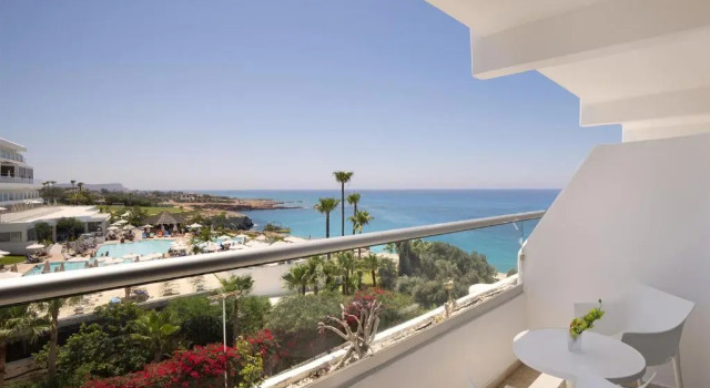 Двухместный номер Standard с частичным видом на море Grecian Sands Hotel
