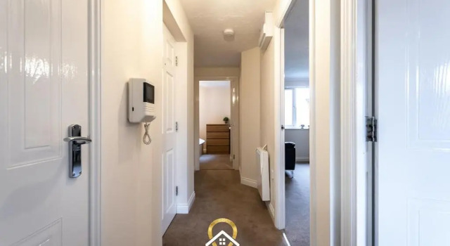 Апартаменты ✰OnPoint - Spacious 2 Bed Apt - FREE Parking✰
