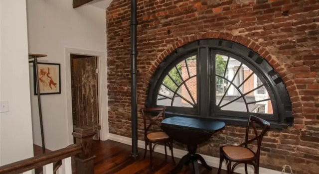 Апартаменты Dinsmore Boutique Inn