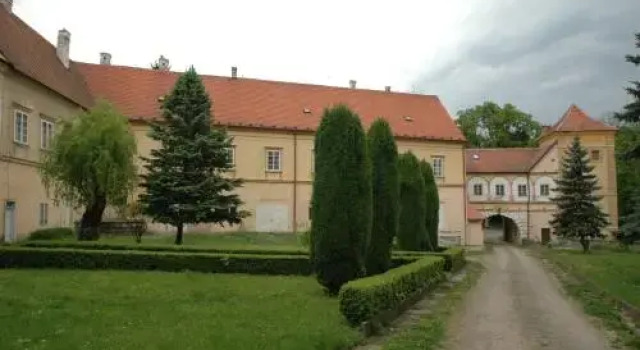 Zámek Castle Račice - Předzámčí Forecastle, Reserva ahora Hotel Račice Haná