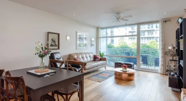 Gorgeous 2 Bed, with Balcony, Battersea, Забронировать Отель Отели Баттерси 3 звезды, 3*