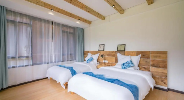 Camera Grand 肇兴溪舍山堂 Creekside Inn