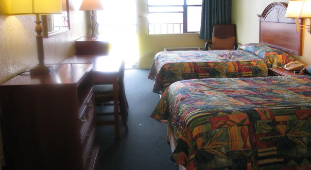 Summer Breeze Motel, Забронировать Мотель Недорогие отели Панама-Сити, рядом с Загородный клуб "Сигнал Хилл", недорого