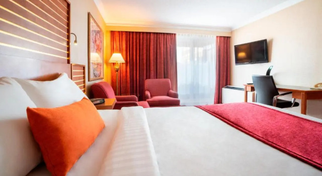 Двухместный номер Standard с балконом Отель Hôtel Lindbergh par JARO