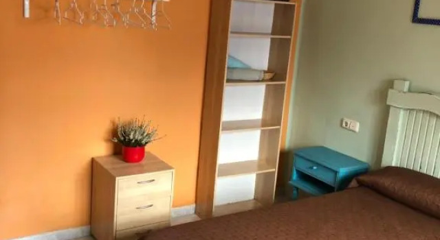 Habitación en Calle Molino, Забронировать Гостевой дом Гостевые дома Малаги, рядом с Музей стекла и хрусталя, Гостевой дом