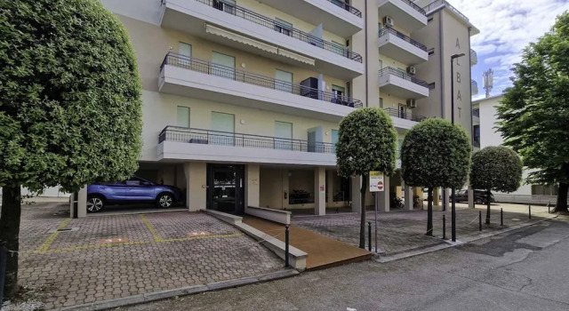 Cozy Flat 80mt From the Beach-beahost, Prenota Appartamento Hotel a Veneto con parcheggio, Parcheggio