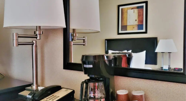 Четырёхместный семейный люкс Quality Inn & Suites Anaheim at the Park
