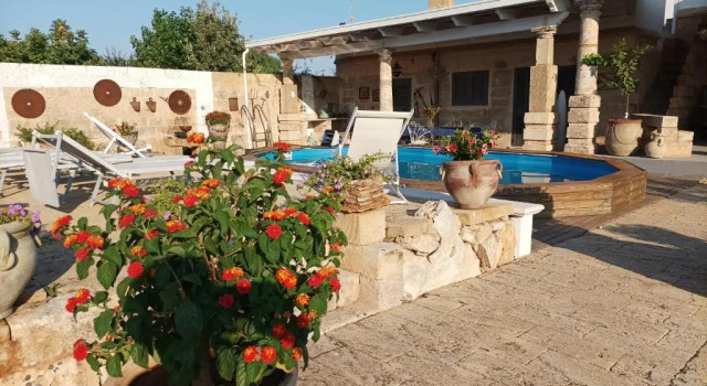 Полулюкс с видом на бассейн Masseria Le Dimore