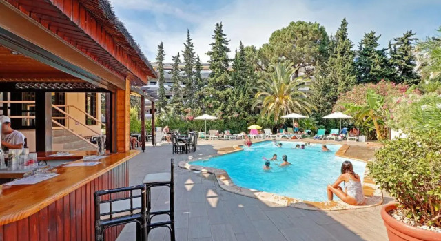 Апартаменты Albufeira Typical with Pool by Homing