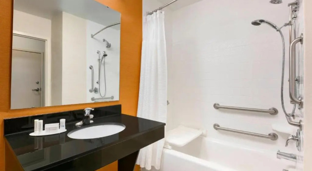 Номер Standard Fairfield Inn & Suites by Marriott Smithfield