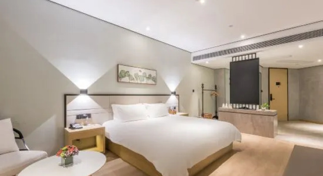 Семейный люкс с видом на озеро Hongting International Hotel（Central Lake District Store)