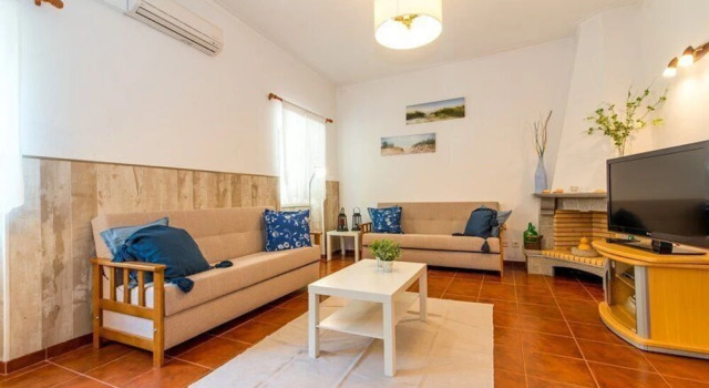 15min From Santa Luzia and Barril Beach Away, Wifi and Private Pool, Rezervovat Rekreační dům Chaty v Algarve, Chalupa