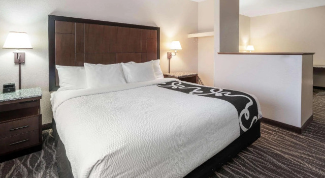 Двухместный люкс La Quinta by Wyndham Belgrade - Bozeman Airport