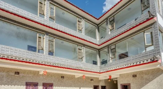 Yulong Hongyuezhuang Inn, Prenota Hotel Hotel a Lijiang con parcheggio, Parcheggio