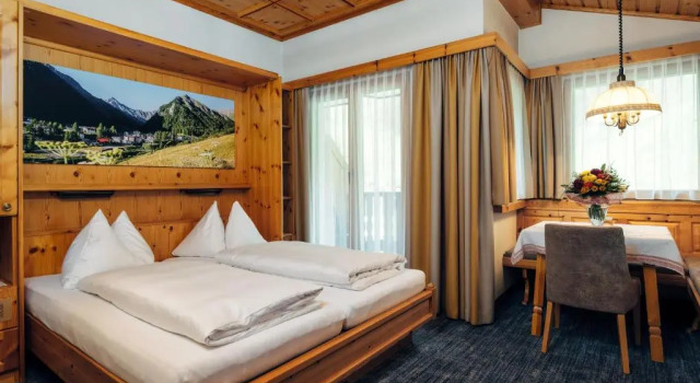 Двухместный номер Standard с балконом Wellnesshotel Engadin