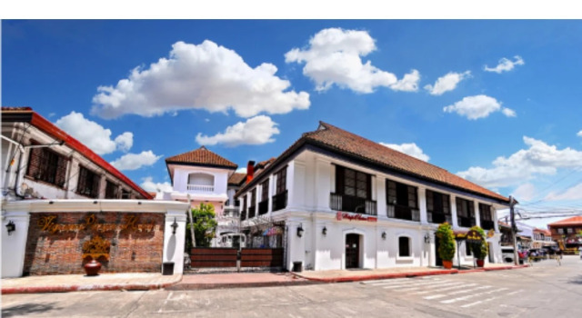 Vigan Plaza Hotel, Book Hotel Vigan Ilocos Region