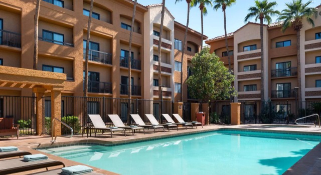 Четырёхместный номер Standard Sonesta Select Phoenix Camelback