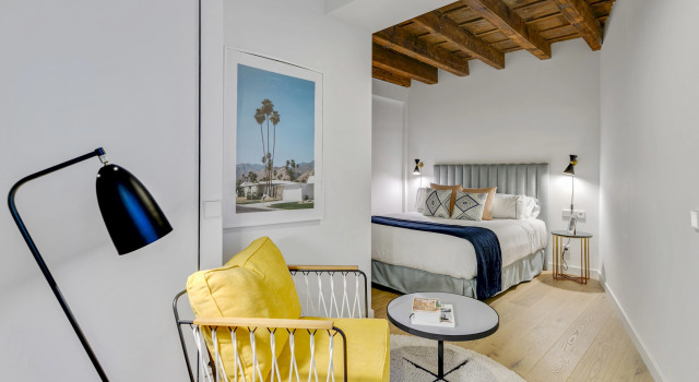 Pier 1 in Barcelona with 1 bedrooms and 1 bathrooms, Забронировать Отель Барселона провинция Барселона, рядом с Приход Св. Августина