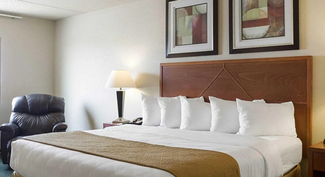 Номер Standard Baymont by Wyndham Jamestown Conference Center & Water Park