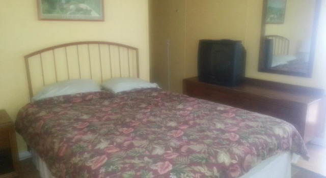 Core Creek Lodge, Book Hotel Core Creek North Carolina