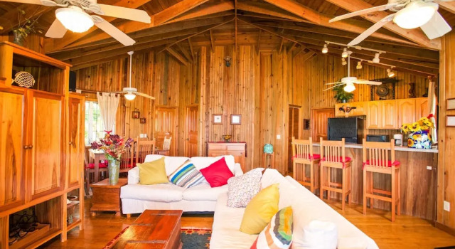 Parie House, Rezervați Casă de vacanță Vile în Roatan, Vilă